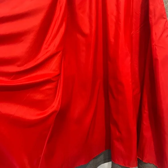 Vintage Mid-Century Grey Wool Nursing Cape with Red RNA Embroidery - Picture 7 of 12